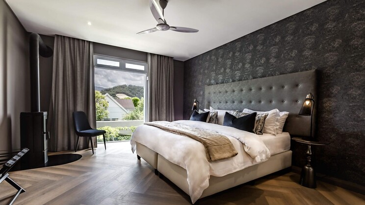 Luxury King/Twin Room